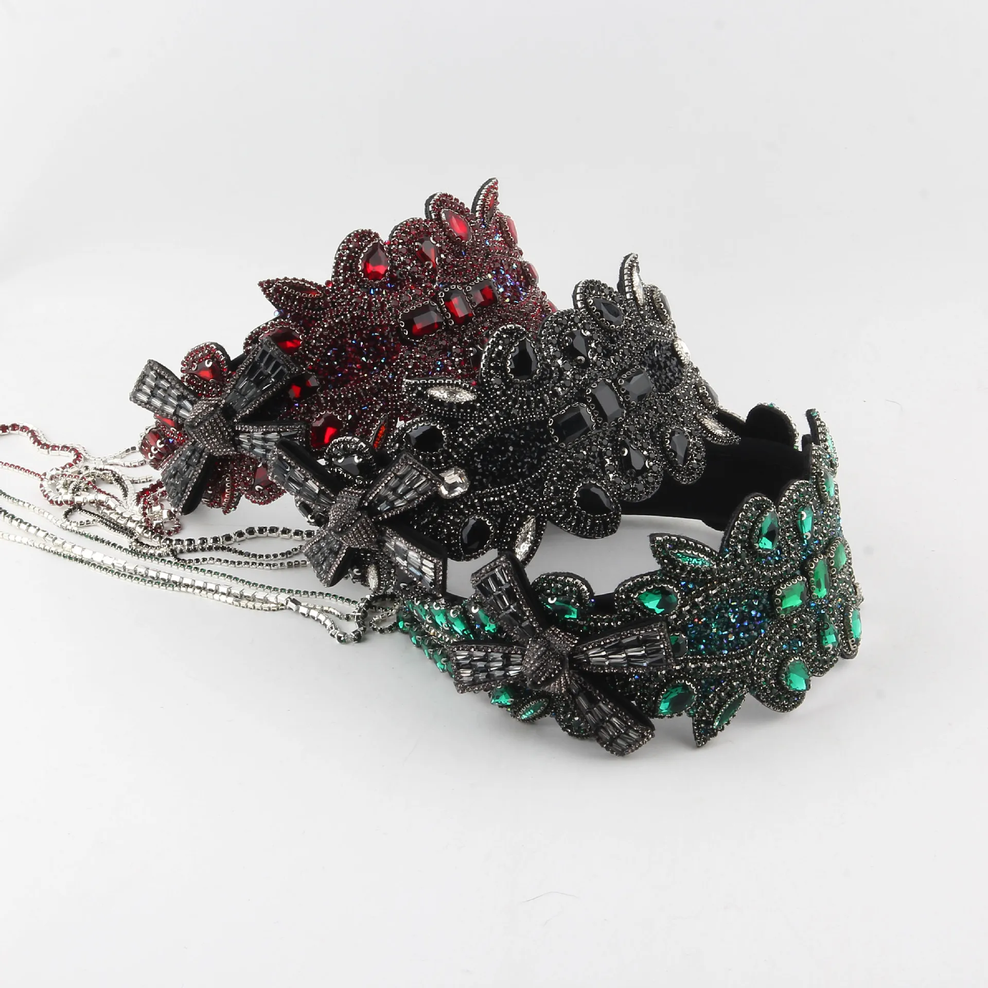 Headband New headband Baroque full diamond tassel crystal headband temperament wide edge diamond headgear
Headband New headband Baroque full diamond tassel crystal headband temperament wide edge diamond headgear