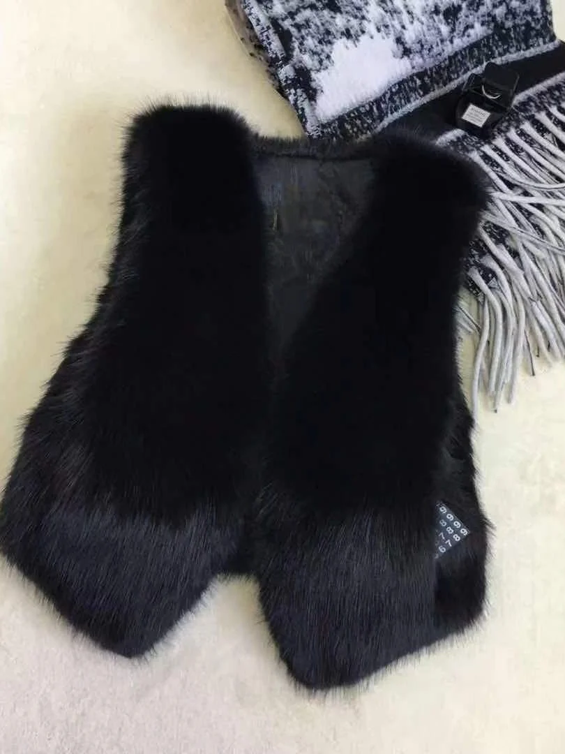 Новый женский жилет Sle, зимняя верхняя одежда, размер плюс, маленький модный утягивающий жилет из искусственного меха, поездка на работу, V-Ne, сильный нагрев
Новый женский жилет Sle, зимняя верхняя одежда, размер плюс, маленький модный утягивающий жилет из искусственного меха, поездка на работу, V-Ne, сильный нагрев