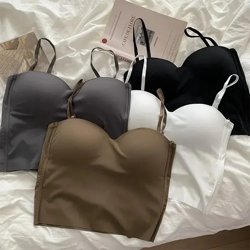 Ladies Summer Ice Silk Traceless French Back Camisole Integrated Fixed Cup Inside Match Outside Wear Spice Wrap Chest
Ladies Summer Ice Silk Traceless French Back Camisole Integrated Fixed Cup Inside Match Outside Wear Spice Wrap Chest