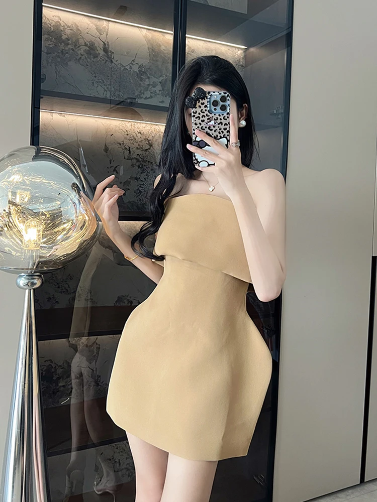 Элегантное платье-миди с уникальным дизайном, высокой талией и А-образным силуэтом, однотонное, без рукавов, для дня рождения, эффектное и стильное.
Элегантное платье-миди с уникальным дизайном, высокой талией и А-образным силуэтом, однотонное, без рукавов, для дня рождения, эффектное и стильное.