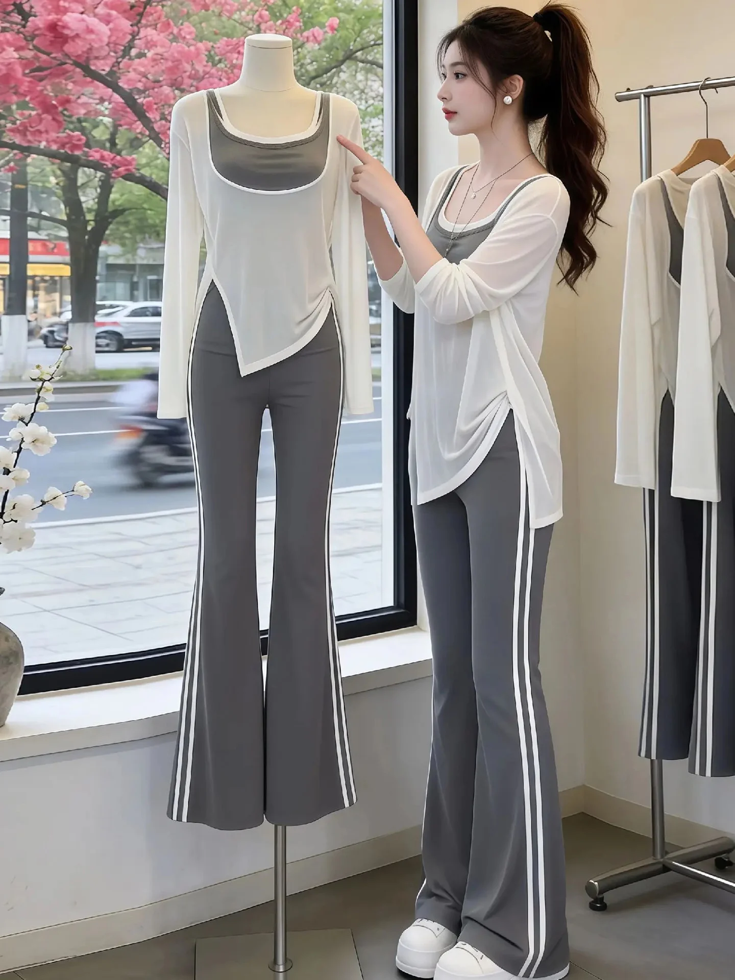 Fashionable Sporty Casual Women's Summer Outfit Three-Piece Set Hoodie Top Halter Wide Leg Pants Complete Street Style Look
Fashionable Sporty Casual Women's Summer Outfit Three-Piece Set Hoodie Top Halter Wide Leg Pants Complete Street Style Look