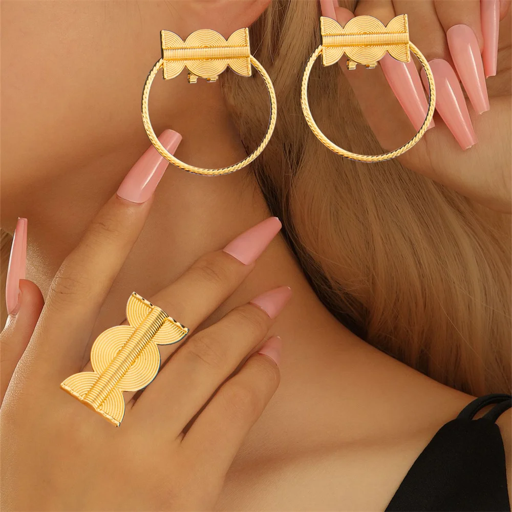 Trend Earrings and Ring Jewelry Set for Party 18k Gold Color Clip Earrings Cocktail Ring Set for Dubai Engagement Party Gifts
Trend Earrings and Ring Jewelry Set for Party 18k Gold Color Clip Earrings Cocktail Ring Set for Dubai Engagement Party Gifts