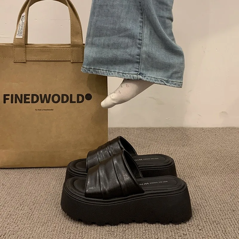 Selling Thick Soled Slippers For Women, Comfortable Breathable Soft Bottom Non Slip Casual Slides For Indoor Outdoor Daily Wear
Selling Thick Soled Slippers For Women, Comfortable Breathable Soft Bottom Non Slip Casual Slides For Indoor Outdoor Daily Wear