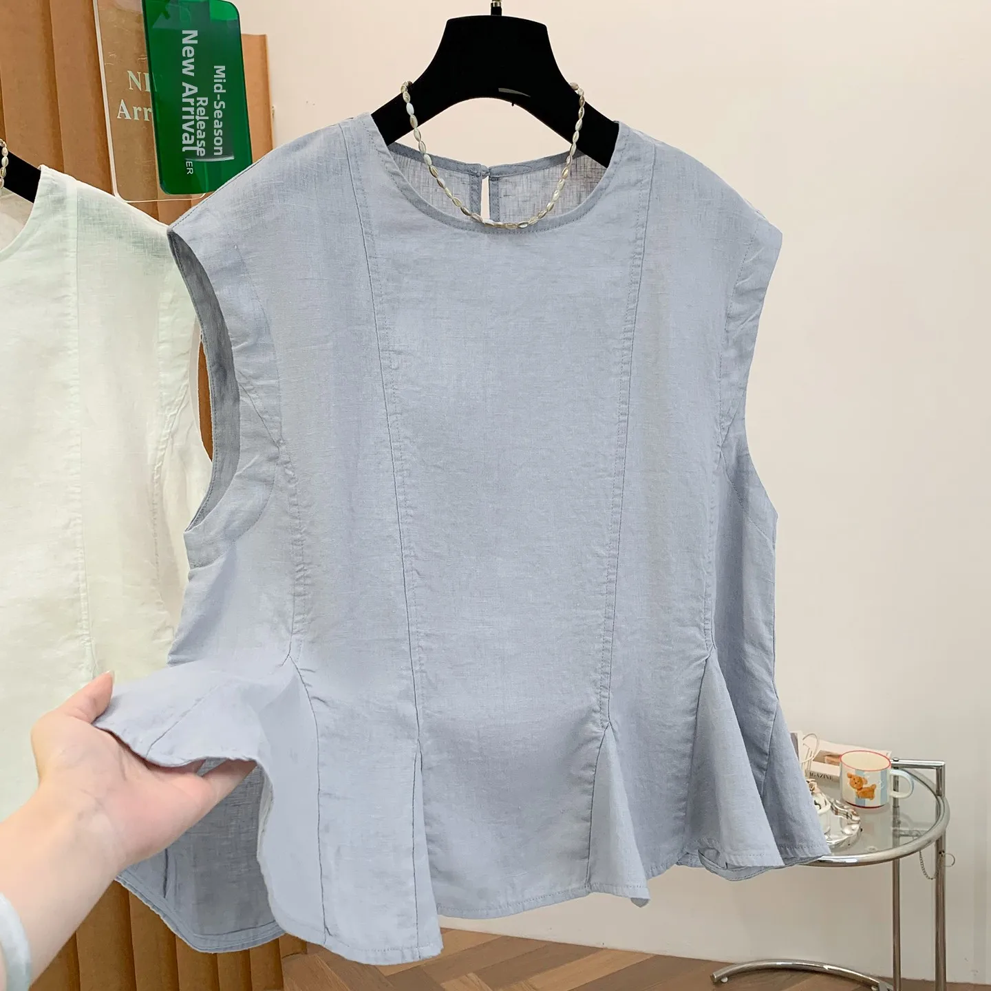 Summer Unique Beautiful Large Size Women's Sleeveless Shirt Vest Cotton Linen Skirt Hem Top Artistic Style Regular Length
Summer Unique Beautiful Large Size Women's Sleeveless Shirt Vest Cotton Linen Skirt Hem Top Artistic Style Regular Length