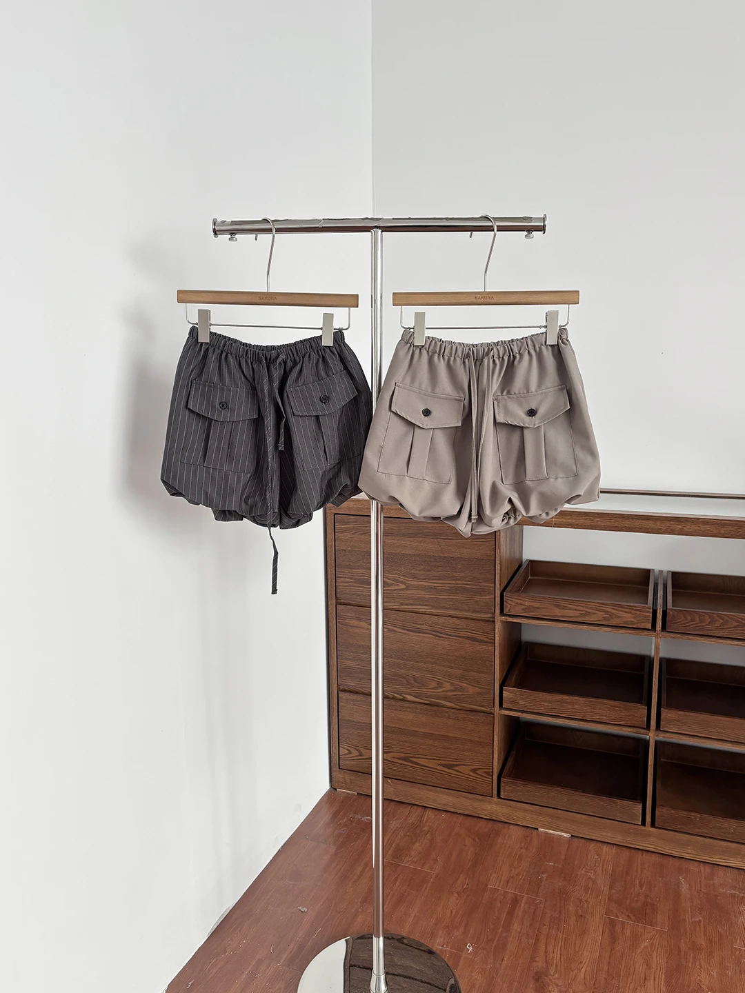 2026 Summer New Korean Style Slimming Versatile Belted Elastic Waist Workwear Shorts Women Loose Casual Wide Leg Pants
2026 Summer New Korean Style Slimming Versatile Belted Elastic Waist Workwear Shorts Women Loose Casual Wide Leg Pants