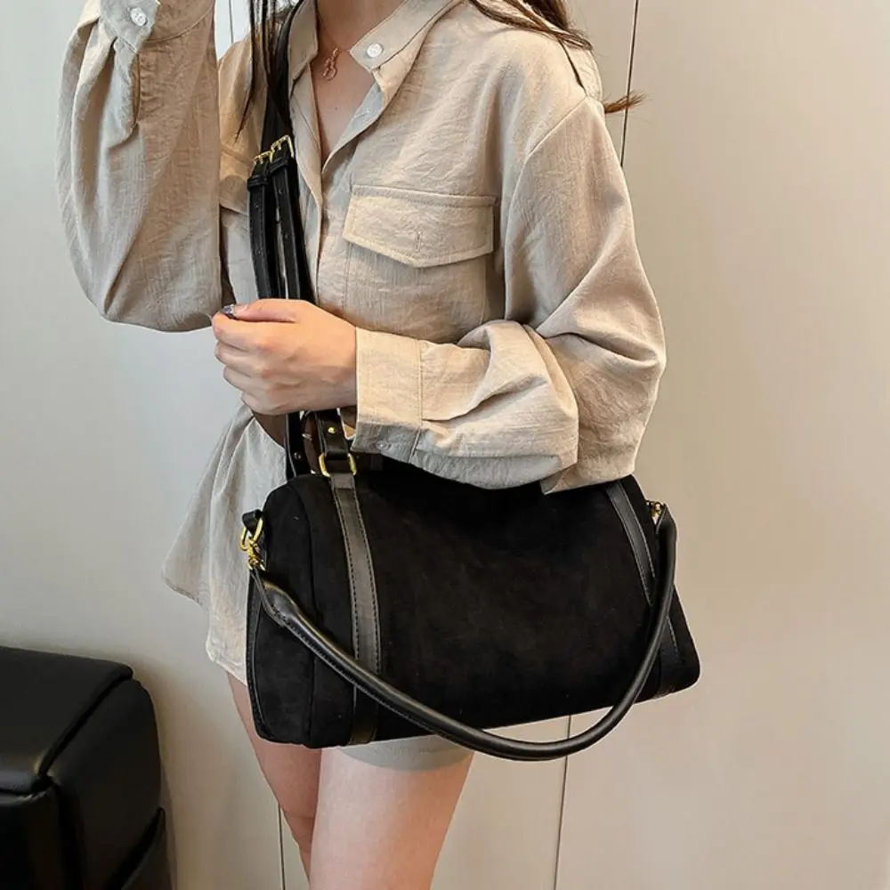 Zipper Suede Matte Hobo Bag Large Capacity Solid Color Vintage PU Crossbody Bag Handbag Korean Style Female Tote Bag Children
Zipper Suede Matte Hobo Bag Large Capacity Solid Color Vintage PU Crossbody Bag Handbag Korean Style Female Tote Bag Children