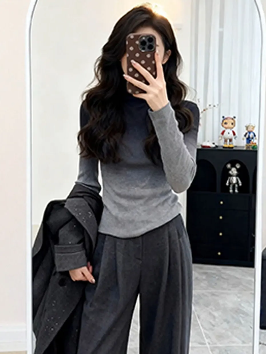 Women's Gradient Color Slim Fit Knitted Top Base Layer Shirt Korean Style Long Sleeve mid Autumn Winter Fashionable Inner Wear
Women's Gradient Color Slim Fit Knitted Top Base Layer Shirt Korean Style Long Sleeve mid Autumn Winter Fashionable Inner Wear