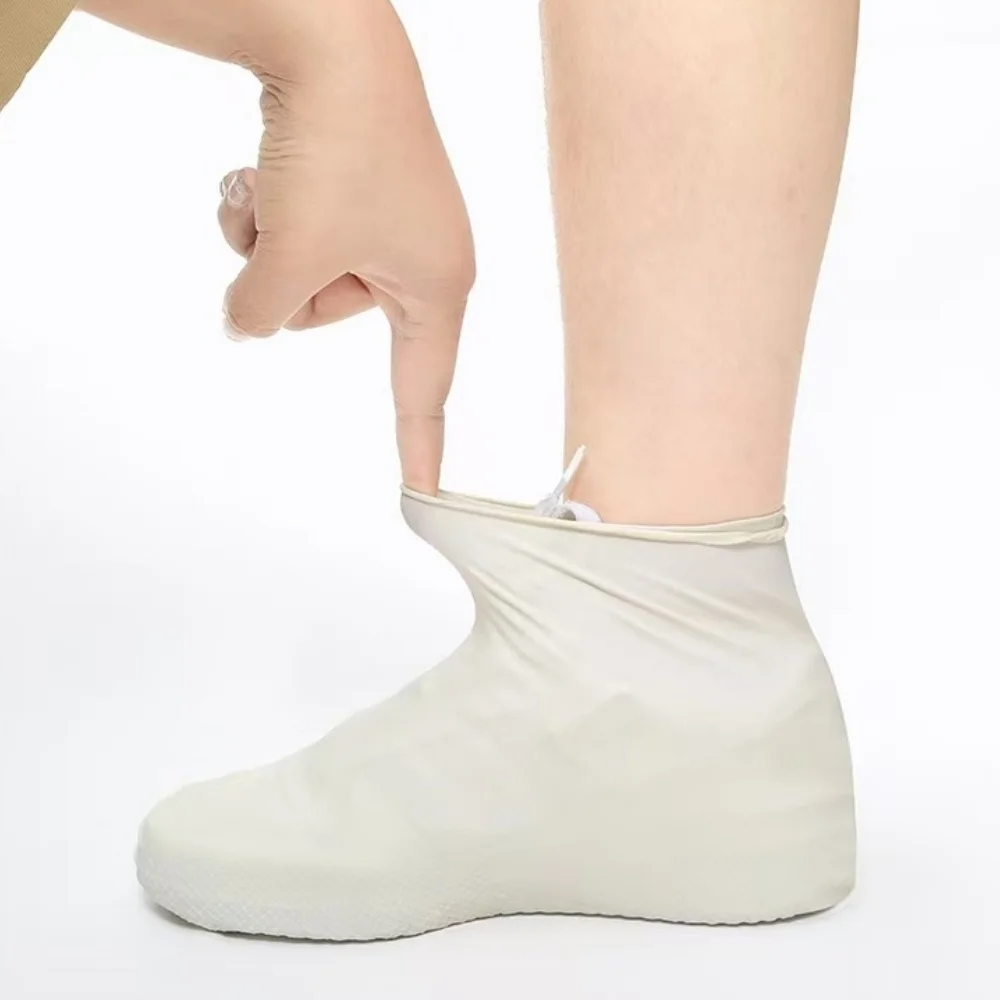 1. Silicone waterproof shoe covers, waterproof rubber rain boots, rain gear - suitable for outdoor use in rainy weather.
1. Silicone waterproof shoe covers, waterproof rubber rain boots, rain gear - suitable for outdoor use in rainy weather.