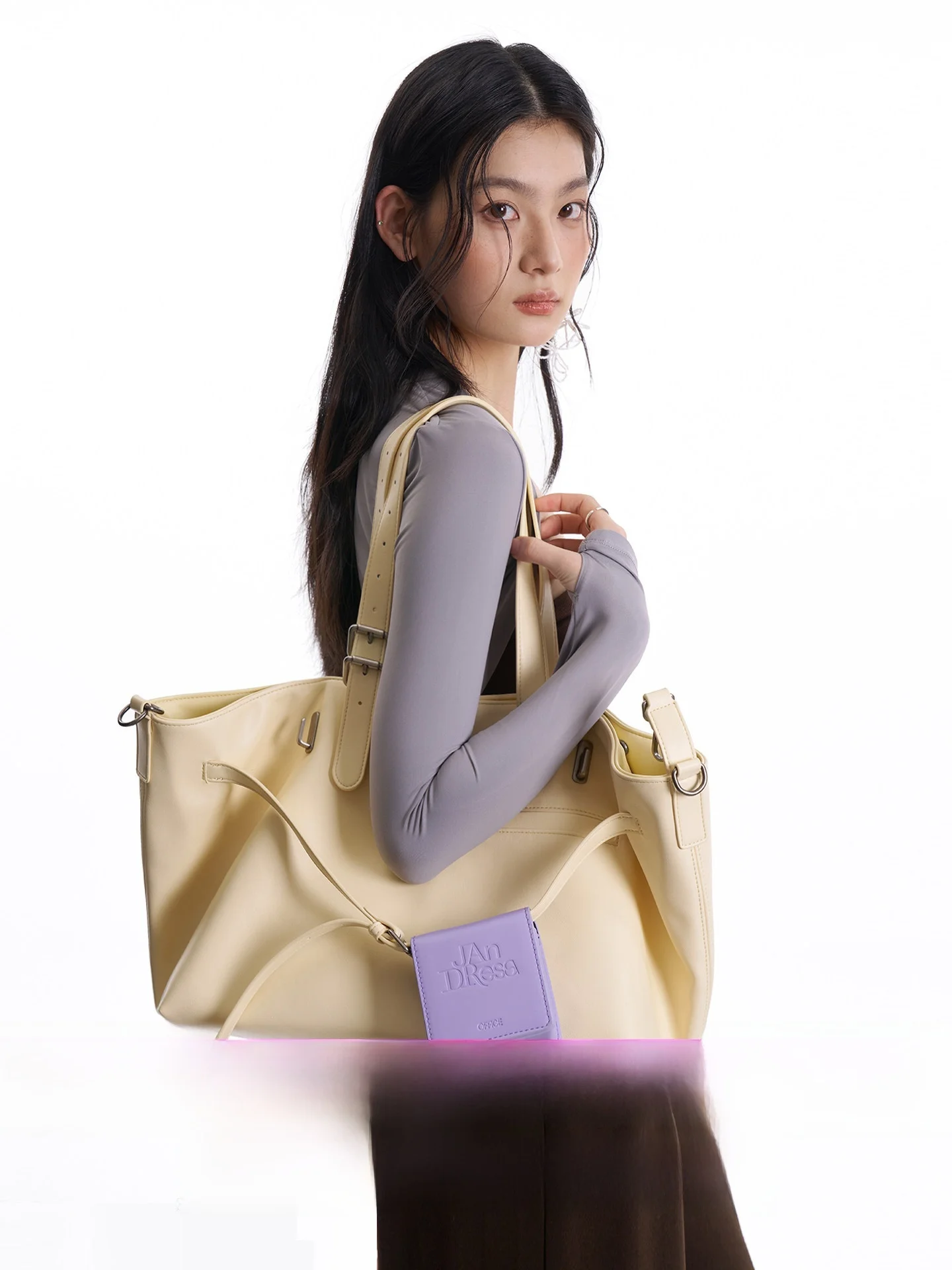 Original JANDRESS Cream Yellow Multi-Shape Tote Bag Large Capacity Commuter Crossbody Bag Soft PU Leather Single Shoulder Han...
Original JANDRESS Cream Yellow Multi-Shape Tote Bag Large Capacity Commuter Crossbody Bag Soft PU Leather Single Shoulder Han...