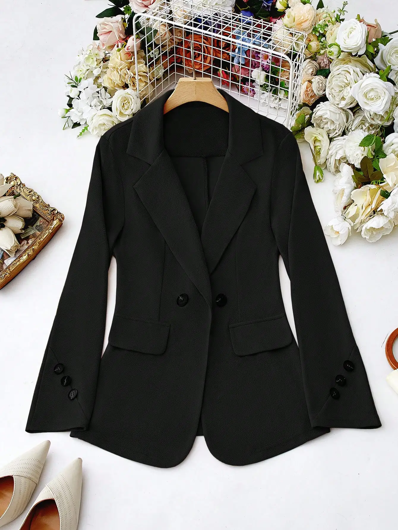Chic Black Business Blazer Notch Lapel Double Breasted Flare Cuff Versatile Office & Casual Blazer
Chic Black Business Blazer Notch Lapel Double Breasted Flare Cuff Versatile Office & Casual Blazer