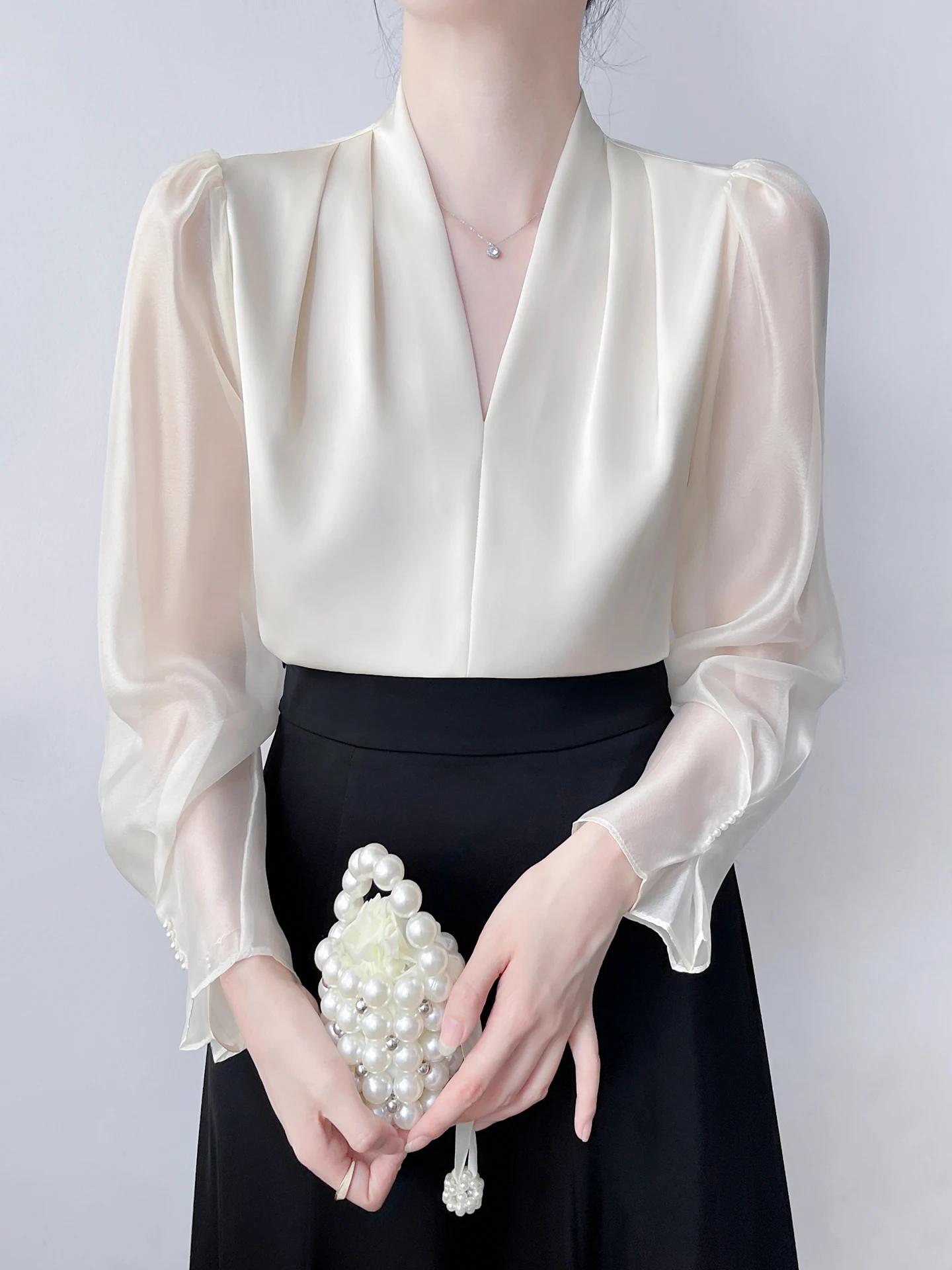 Женская рубашка в корейском стиле с длинным рукавом, атласная, драпированная, плиссированная, с эффектом похудения, V-образный вырез, легкий уход, универсальный топ, дышащая ткань
Женская рубашка в корейском стиле с длинным рукавом, атласная, драпированная, плиссированная, с эффектом похудения, V-образный вырез, легкий уход, универсальный топ, дышащая ткань