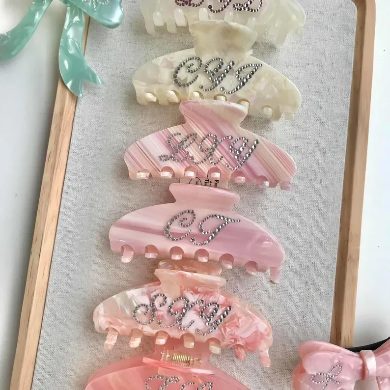 Custom Rhinestone Name Hair Claw Clips,Personalized Hair Decoration,Custom Name Hair Accessory,Anniversary Gift Wedding Bride
Custom Rhinestone Name Hair Claw Clips,Personalized Hair Decoration,Custom Name Hair Accessory,Anniversary Gift Wedding Bride