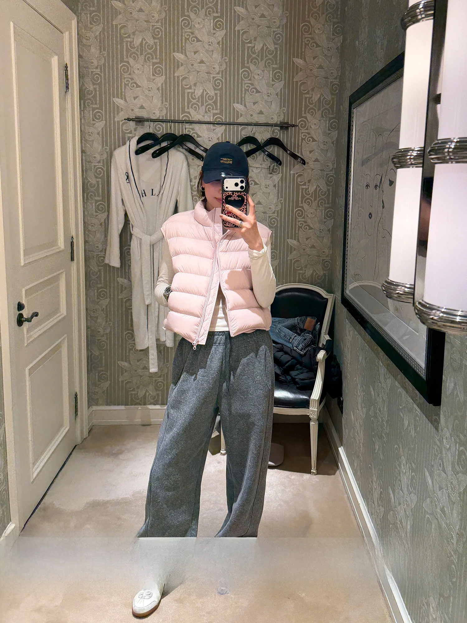 Женский пуховый жилет без капюшона, многослойный, с воротником-стойкой, зимний, теплый, повседневный, свободного кроя, из нейлоновой ткани, без карманов
Женский пуховый жилет без капюшона, многослойный, с воротником-стойкой, зимний, теплый, повседневный, свободного кроя, из нейлоновой ткани, без карманов