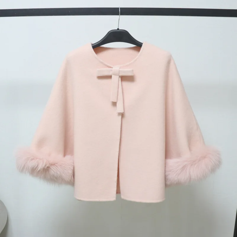 Женский осенне-зимний элегантный плащ, шерстяное пальто, женское милое женское пальто с бантом и круглым вырезом, манжеты из искусственного меха, шерстяная накидка, верхняя одежда, топ
Женский осенне-зимний элегантный плащ, шерстяное пальто, женское милое женское пальто с бантом и круглым вырезом, манжеты из искусственного меха, шерстяная накидка, верхняя одежда, топ