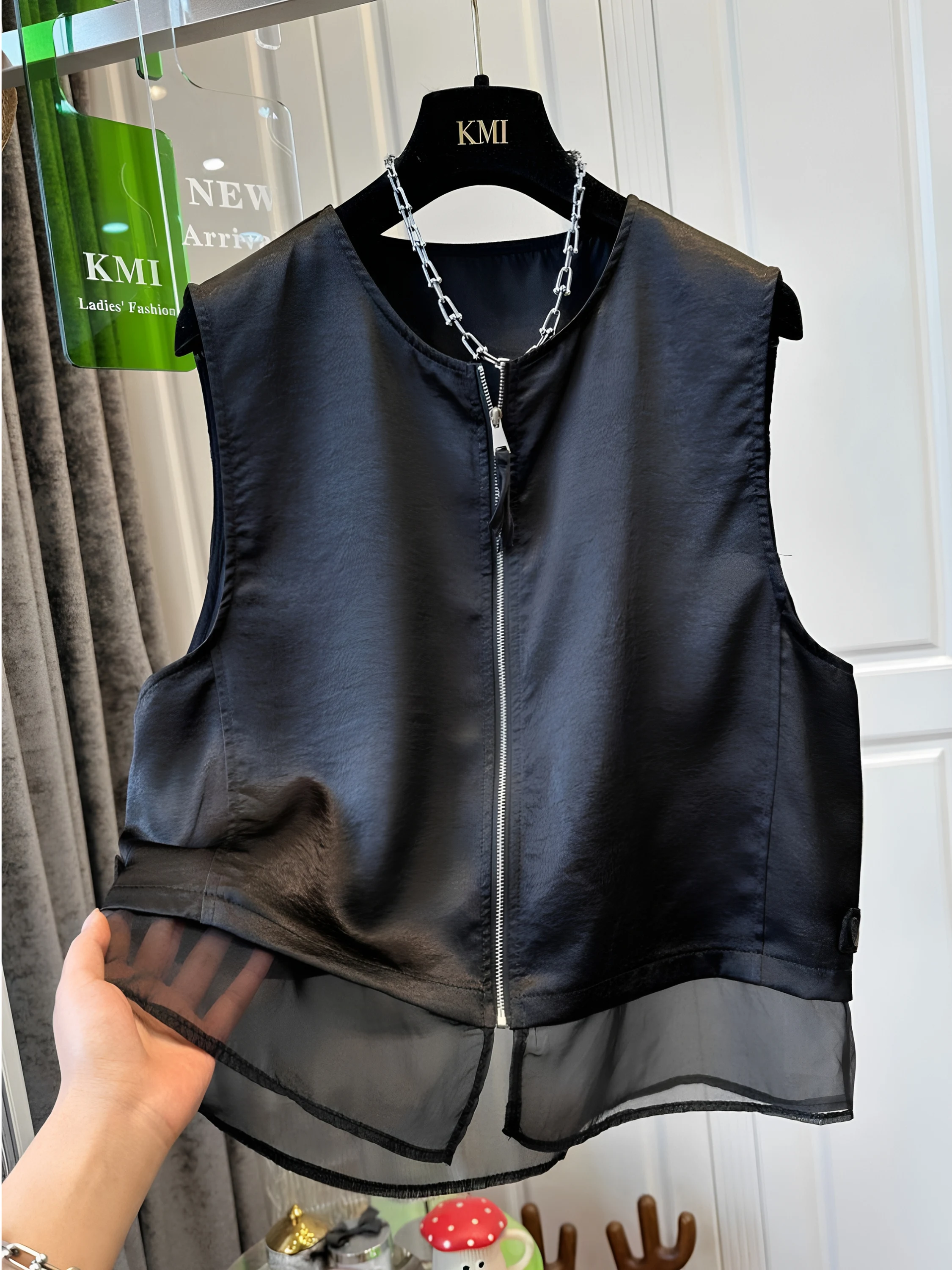 plus Size Women's Summer Casual Loose Thin Mesh Hem Vest Outerwear Comfortable Breathable Zipper Closure round Neck Jacket
plus Size Women's Summer Casual Loose Thin Mesh Hem Vest Outerwear Comfortable Breathable Zipper Closure round Neck Jacket