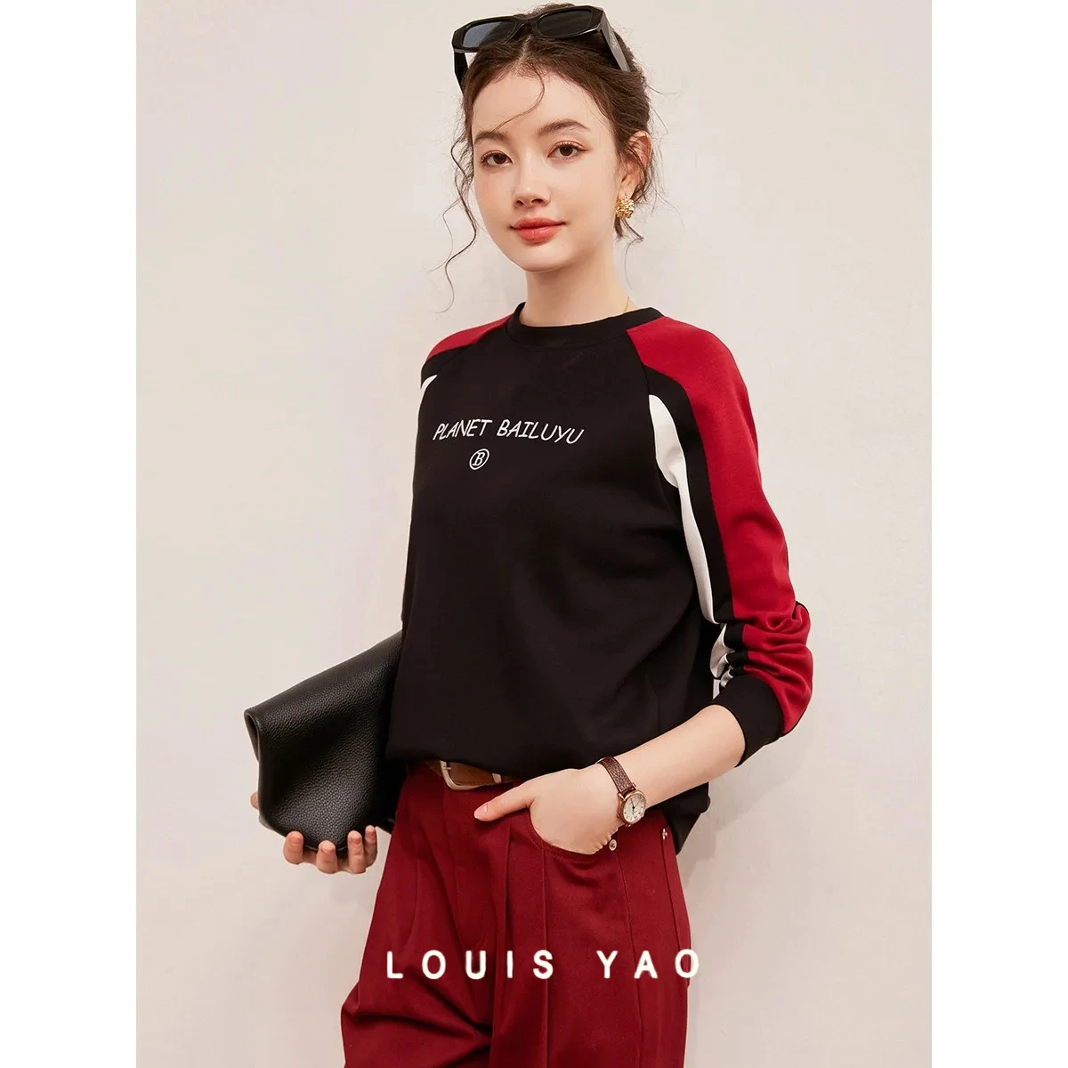 Contrast Colours Letter Embroidered Women's Sweatshirt 2025 Autumn Casual Tops Splicing Round Nec Loose Hoodie Chic Street Wear
Contrast Colours Letter Embroidered Women's Sweatshirt 2025 Autumn Casual Tops Splicing Round Nec Loose Hoodie Chic Street Wear
