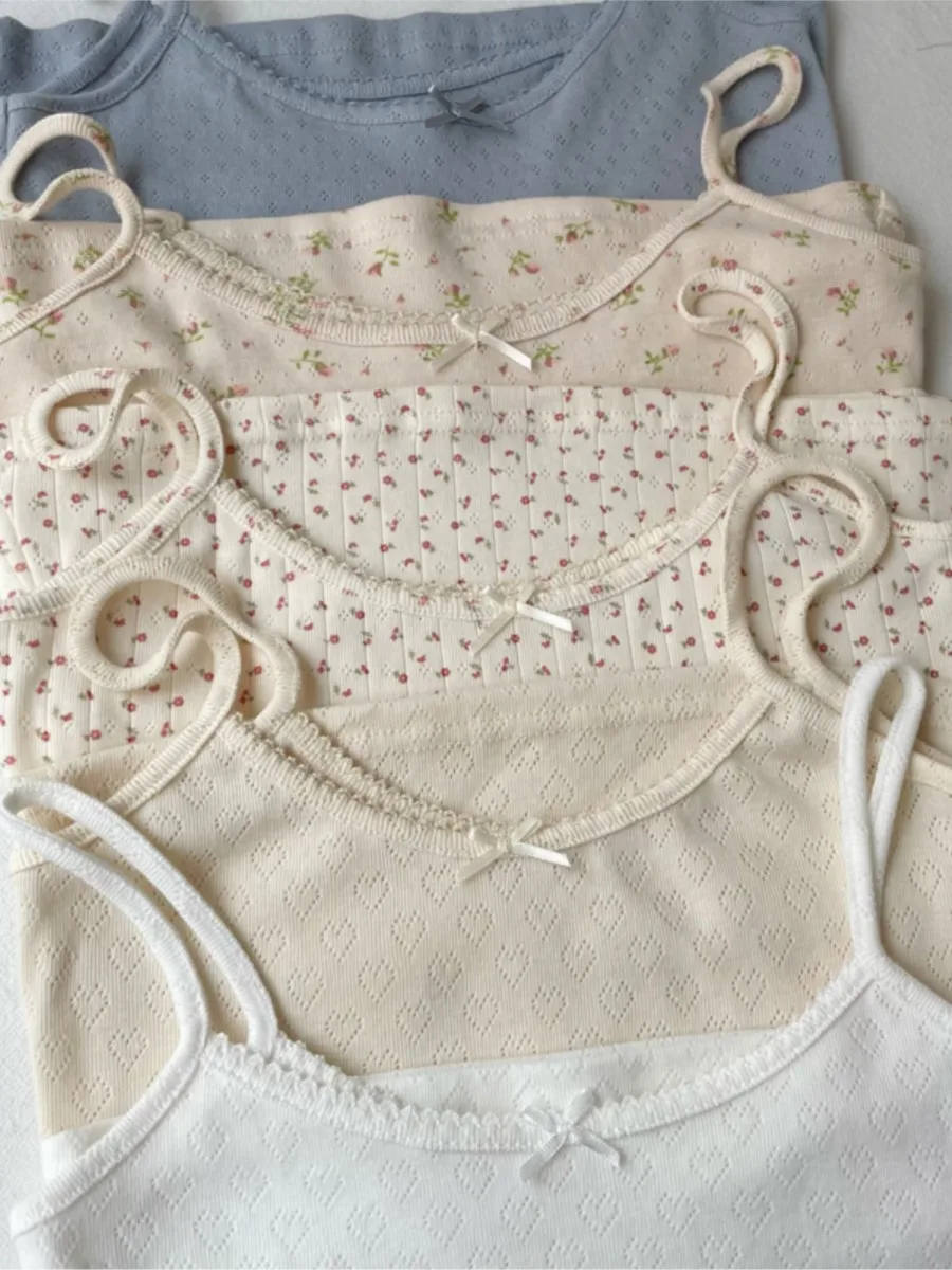 Floral Eyelet Bow Crop Tops Women Summer Cotton Lace Trim Sleeveless Slim Tank Top Girls Preppy Style Cute Camisole OOTDS
Floral Eyelet Bow Crop Tops Women Summer Cotton Lace Trim Sleeveless Slim Tank Top Girls Preppy Style Cute Camisole OOTDS