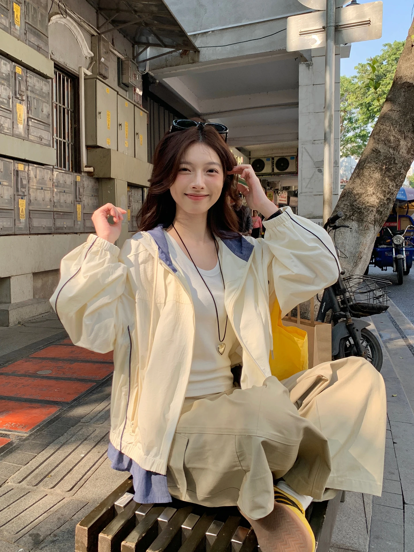 Spring 2026 Cheese Rabbit Short Fake Two-Piece Jacket Coat with Hood Korean Style Striped Design Casual Women's Outerwear
Spring 2026 Cheese Rabbit Short Fake Two-Piece Jacket Coat with Hood Korean Style Striped Design Casual Women's Outerwear