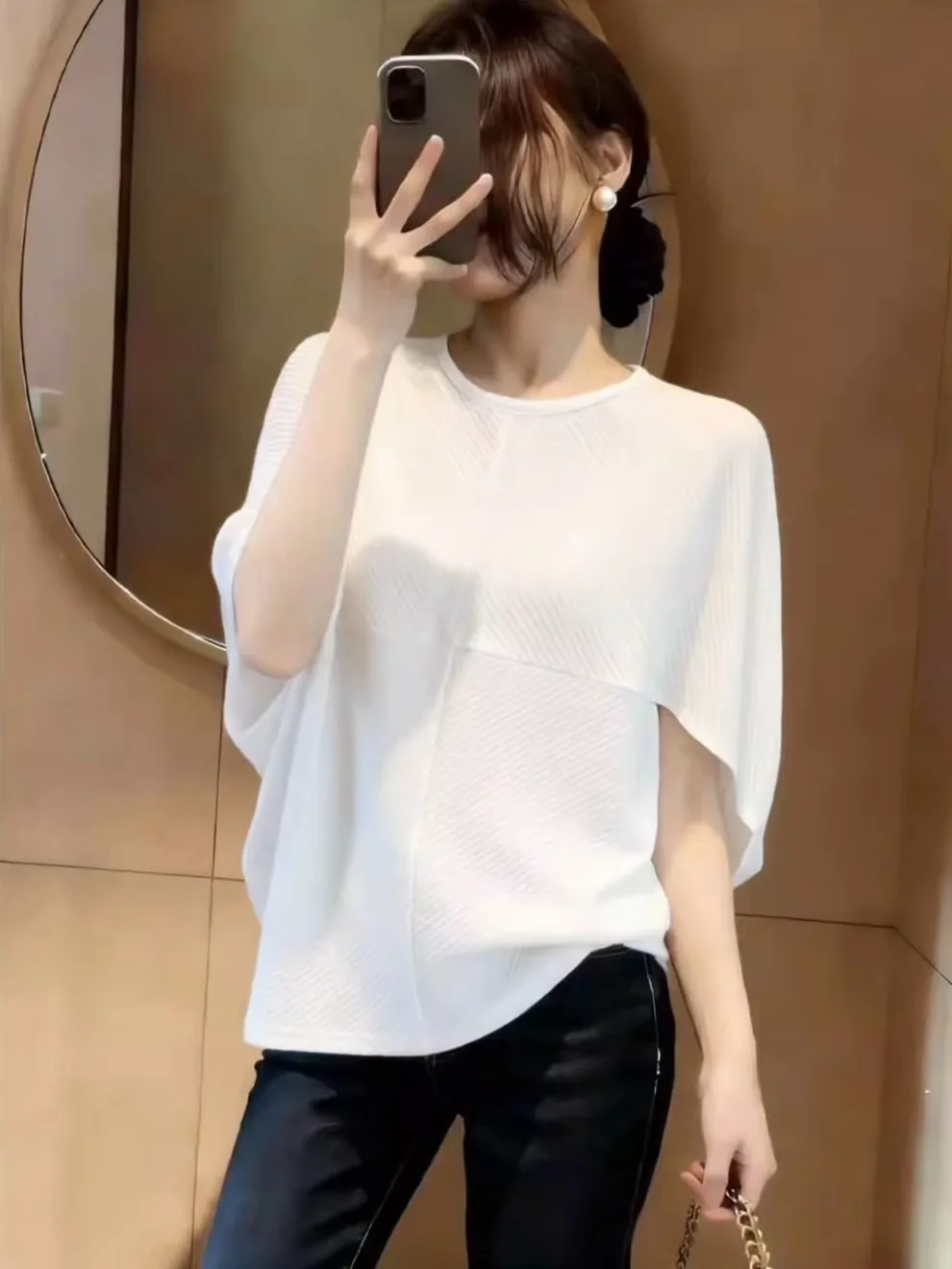 plus Size Women's round Neck Batwing Sleeve Shirt Summer Slimming Meat Covering Top Korean Style Loose Fit Short Sleeve Shirt
plus Size Women's round Neck Batwing Sleeve Shirt Summer Slimming Meat Covering Top Korean Style Loose Fit Short Sleeve Shirt