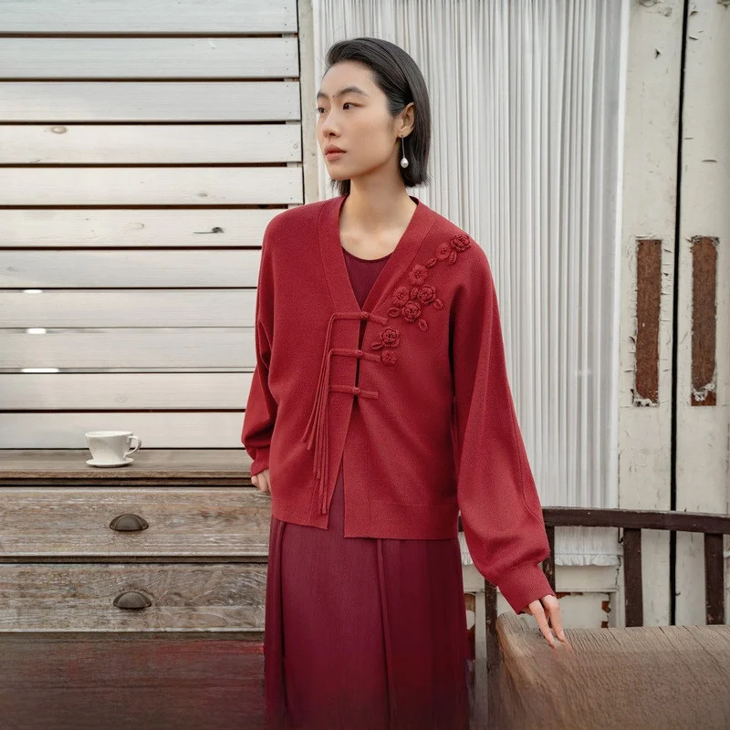 Женский винтажный вязаный кардиган с длинными рукавами, приталенный, с цветочным узором, из полиэстера, с V-образным вырезом, на пуговицах, ажурный
Женский винтажный вязаный кардиган с длинными рукавами, приталенный, с цветочным узором, из полиэстера, с V-образным вырезом, на пуговицах, ажурный