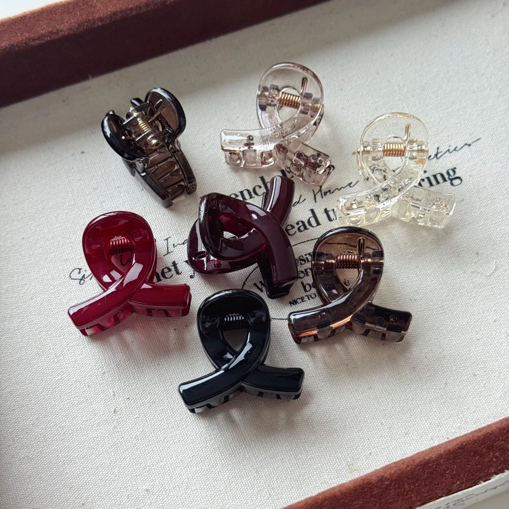 2PCS/Lot 3CM Little Hair Claws Crab Hair Clips Women Girls Small Cross Hair Clamps Claw Clips Barrettes Hair Accessories Simple
2PCS/Lot 3CM Little Hair Claws Crab Hair Clips Women Girls Small Cross Hair Clamps Claw Clips Barrettes Hair Accessories Simple