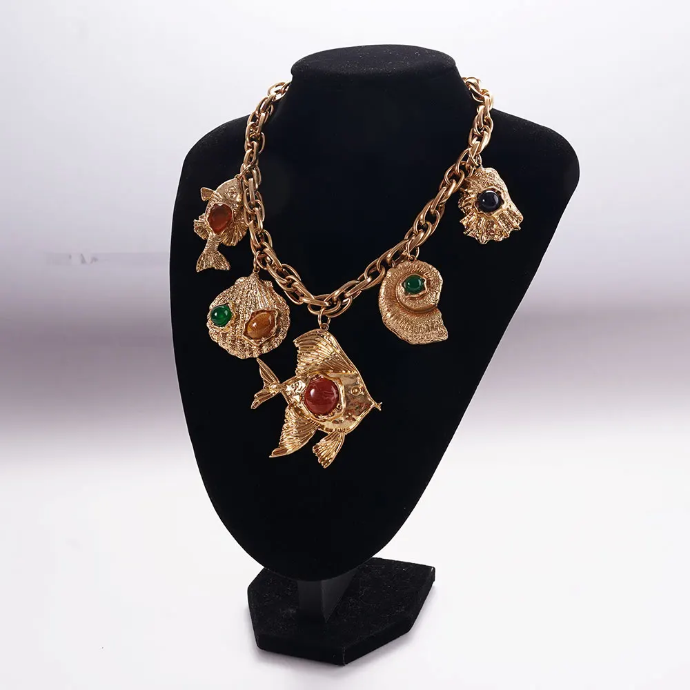 Women's Vintage Hip-Hop Colored Fish Shell Necklace with Chain Links Banquet Accessory Jewelry
Women's Vintage Hip-Hop Colored Fish Shell Necklace with Chain Links Banquet Accessory Jewelry