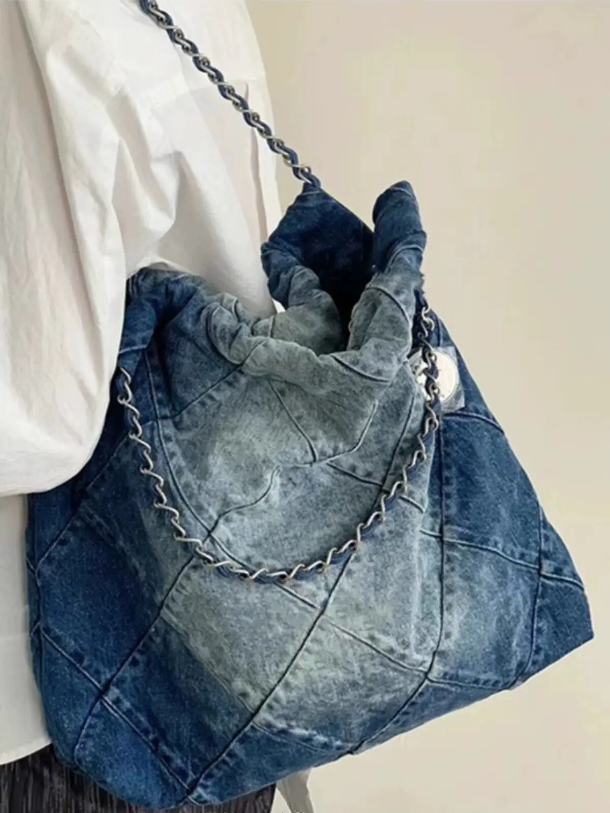 2026 New Diamond id Chain Small Fraance Tra Bag Single oulder Retro Denim Bag Large Capaci Underarm Tote Bag
2026 New Diamond id Chain Small Fraance Tra Bag Single oulder Retro Denim Bag Large Capaci Underarm Tote Bag