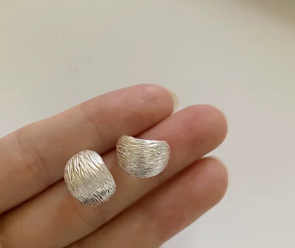 925 silver stud earrings silver C shape earrings
925 silver stud earrings silver C shape earrings
