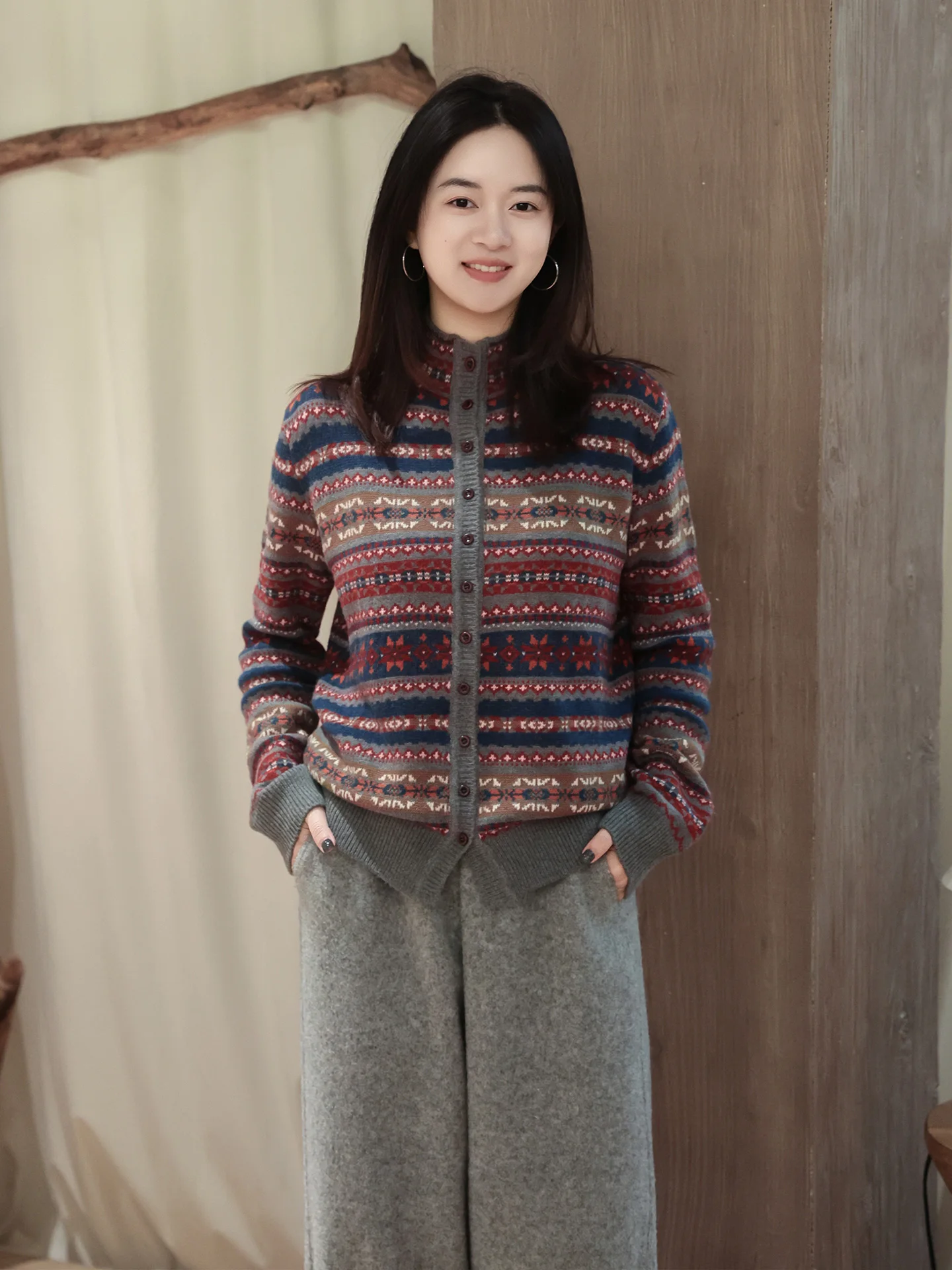 Женский вязаный свитер-пальто в стиле фэйр-айл, зимний, винтажный, с бахромой, с отложным воротником, длинный, теплый, повседневный, из смесовой шерсти, FSY543
Женский вязаный свитер-пальто в стиле фэйр-айл, зимний, винтажный, с бахромой, с отложным воротником, длинный, теплый, повседневный, из смесовой шерсти, FSY543