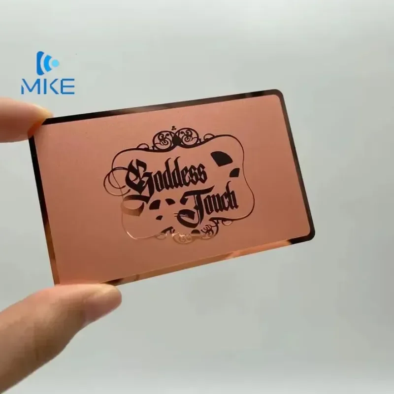 Роскошная металлическая визитная карточка розового золота
Роскошная металлическая визитная карточка розового золота