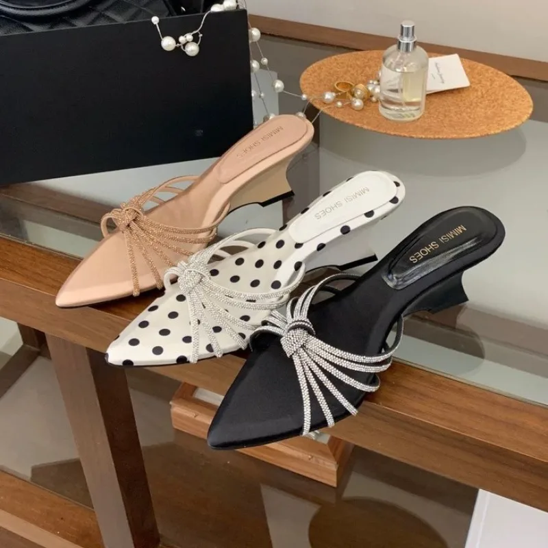 Women's Slippers Temperament Pointed High Heels Cool Slippers Fashion Luxury Rhinestone One-word Drag Alien Heel Design Slippers
Women's Slippers Temperament Pointed High Heels Cool Slippers Fashion Luxury Rhinestone One-word Drag Alien Heel Design Slippers