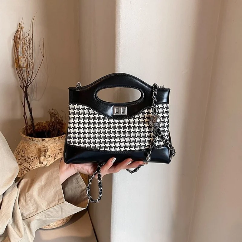 Luxury Designer Crossbody Bag Women's Premium Leather Shoulder Handbag Elegant Tote Purse For Ladies Stylish Classic
Luxury Designer Crossbody Bag Women's Premium Leather Shoulder Handbag Elegant Tote Purse For Ladies Stylish Classic