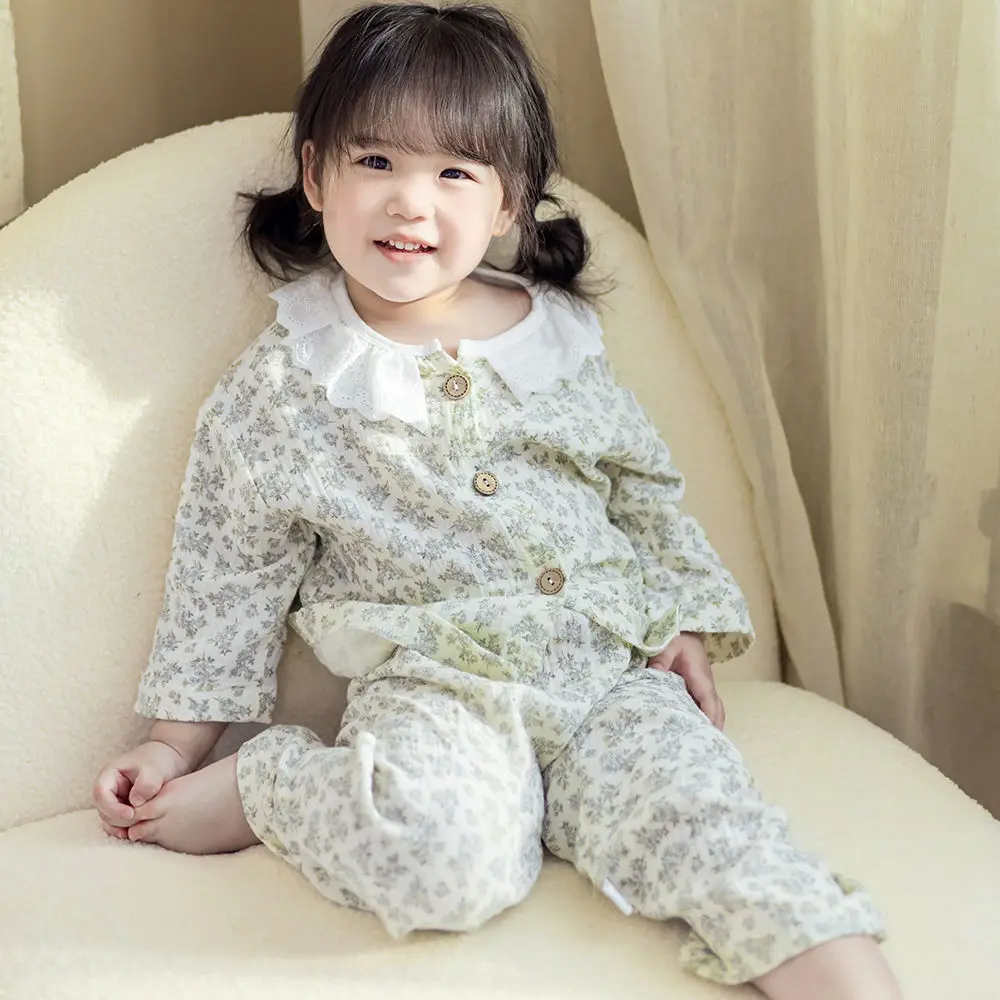 2024 Girls' Nightwear Class Pure Cotton Yarn Summer Thin Fragmented Flower Home Clothing Children's Children's Set
2024 Girls' Nightwear Class Pure Cotton Yarn Summer Thin Fragmented Flower Home Clothing Children's Children's Set