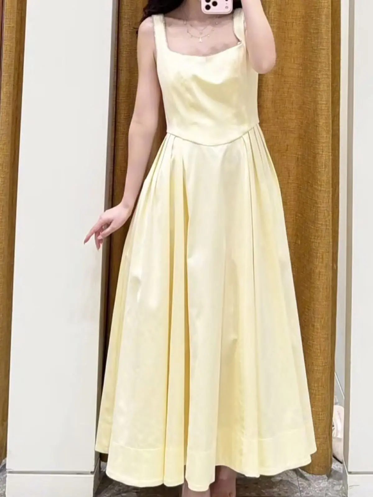 Spring/Summer Women Square Neck Rhinestone Edge Sleeveless Solid Dress High Waist A-Line Pleated Elegant Fashion Maxi Skirt
Spring/Summer Women Square Neck Rhinestone Edge Sleeveless Solid Dress High Waist A-Line Pleated Elegant Fashion Maxi Skirt