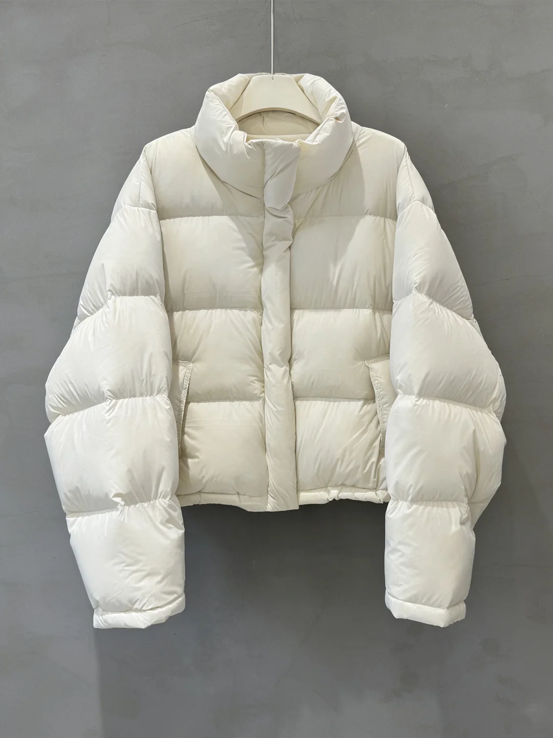 Fashionable Khaki Cotton Jacket Women's High Quality Thick Casual Stand Collar Winter Outerwear Stylish All-Match Coat
Fashionable Khaki Cotton Jacket Women's High Quality Thick Casual Stand Collar Winter Outerwear Stylish All-Match Coat