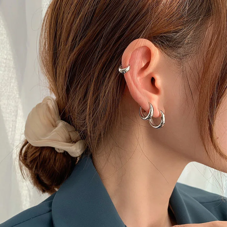 Design Sense Circle Earrings New Trendy Retro Simple Cold Wind Earrings ins Wind Ear Buckle Earrings Women
Design Sense Circle Earrings New Trendy Retro Simple Cold Wind Earrings ins Wind Ear Buckle Earrings Women