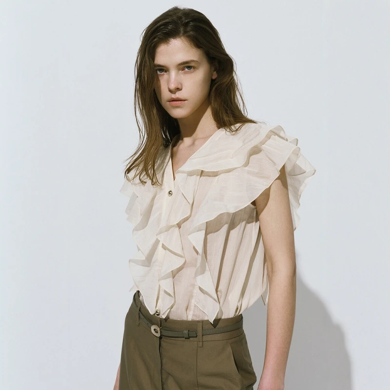 Romantic Sweetened V-neck Sleeveless Commute Atmosphere Sense Blouse Korean Style Women's Fashion Summer Shirt
Romantic Sweetened V-neck Sleeveless Commute Atmosphere Sense Blouse Korean Style Women's Fashion Summer Shirt