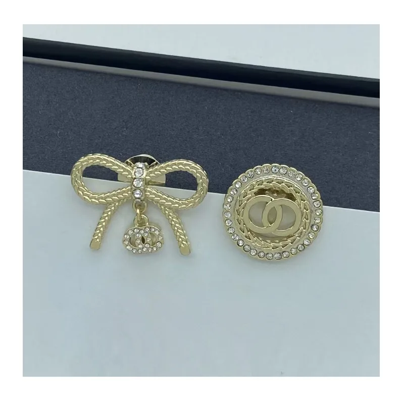 Early Spring Small Double Letter Earrings Women's Niche Stud Earrings Light Luxury Earrings Silver Needles
Early Spring Small Double Letter Earrings Women's Niche Stud Earrings Light Luxury Earrings Silver Needles