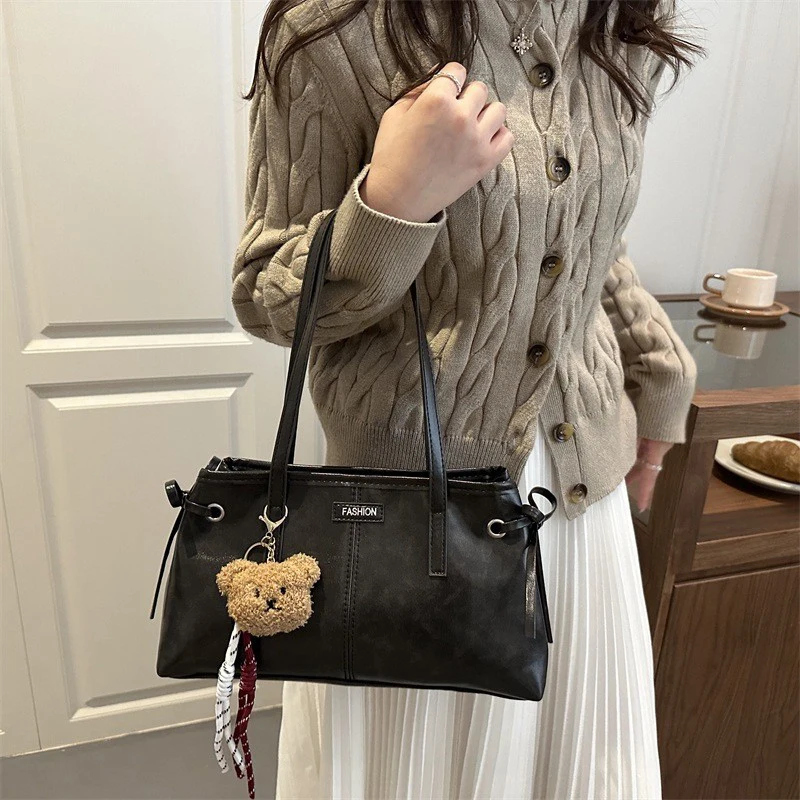 Brand Hot-selling Women's Tote Bag With Drawstring Design Fashion Commuter Handbag Large Capacity Retro Shoulder Underarm Bag
Brand Hot-selling Women's Tote Bag With Drawstring Design Fashion Commuter Handbag Large Capacity Retro Shoulder Underarm Bag
