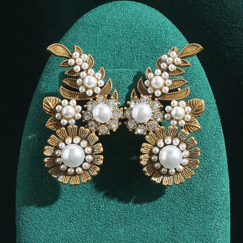 Vintage Pearl Flower Earrings Aesthetic For Woman Antique Stud Mother Day Gift Wedding Gold Color Gifts Luxury Quality Jewelry 
Vintage Pearl Flower Earrings Aesthetic For Woman Antique Stud Mother Day Gift Wedding Gold Color Gifts Luxury Quality Jewelry