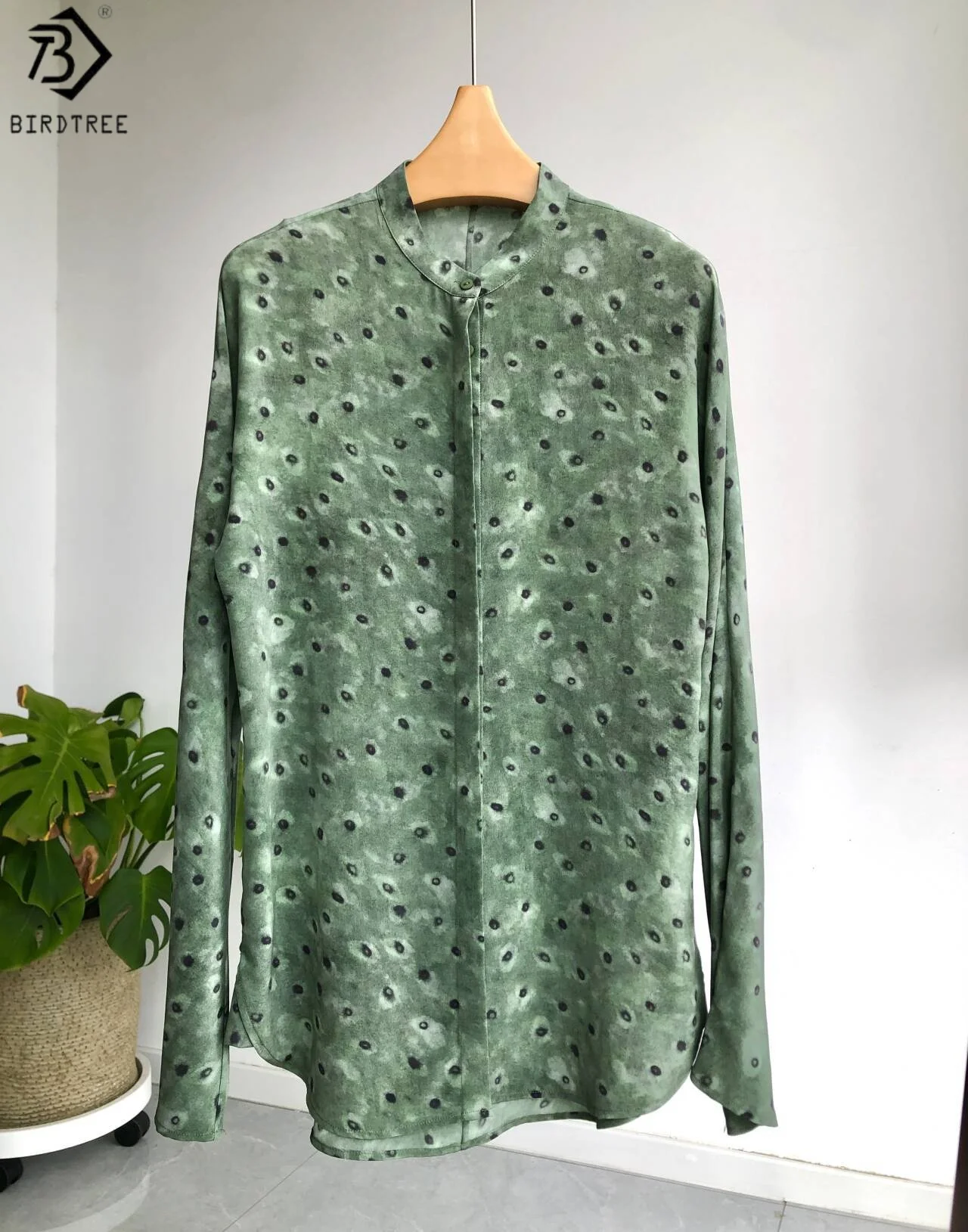 BirdTree 17MM 100% Mulberry Silk Shirts,Women's Sand Washed Crepe Dechine Blouses,Floral Long Sleeves 2025 Summer AutumnT54506JF
BirdTree 17MM 100% Mulberry Silk Shirts,Women's Sand Washed Crepe Dechine Blouses,Floral Long Sleeves 2025 Summer AutumnT54506JF