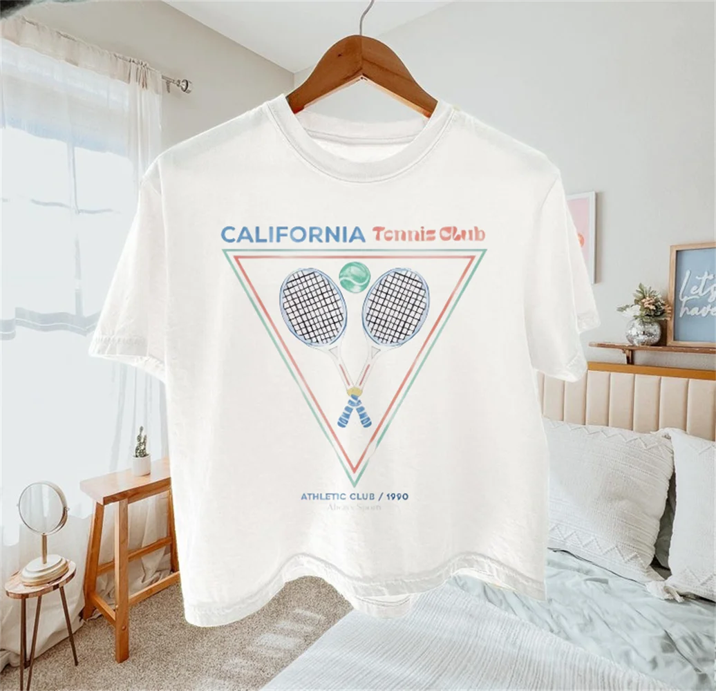 Уличный женский калифорнийский теннисный клуб с принтом мультфильмов, летний базовый белый топ 90-х годов с круглым вырезом и короткими рукавами, футболка для путешествий, пляжа и отдыха
Уличный женский калифорнийский теннисный клуб с принтом мультфильмов, летний базовый белый топ 90-х годов с круглым вырезом и короткими рукавами, футболка для путешествий, пляжа и отдыха