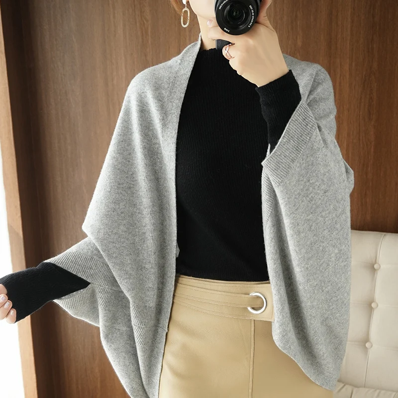 Модный, удобный и элегантный однотонный шарф и шаль в корейском стиле для повседневной носки женщинами осенью и зимой.
Модный, удобный и элегантный однотонный шарф и шаль в корейском стиле для повседневной носки женщинами осенью и зимой.