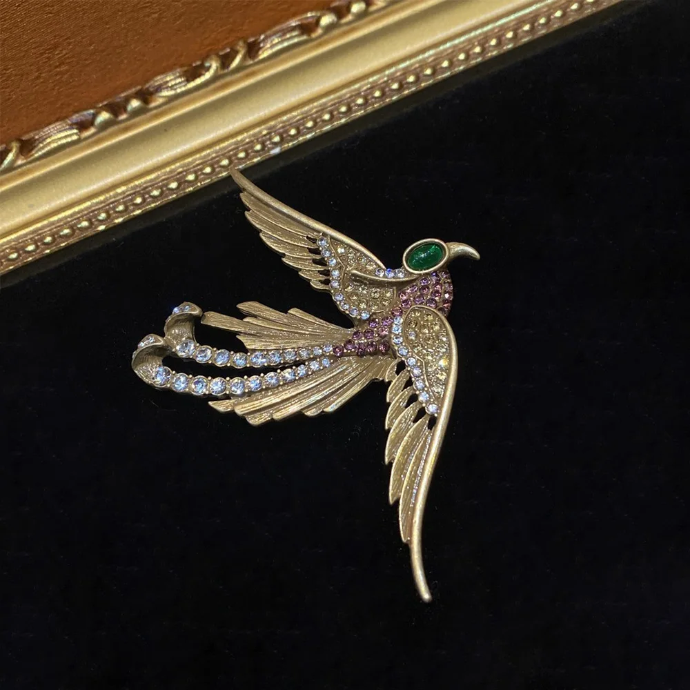 Antique copper plated 18K gold bird brooch for women‘s girl party gift jewlry whosale
Antique copper plated 18K gold bird brooch for women‘s girl party gift jewlry whosale