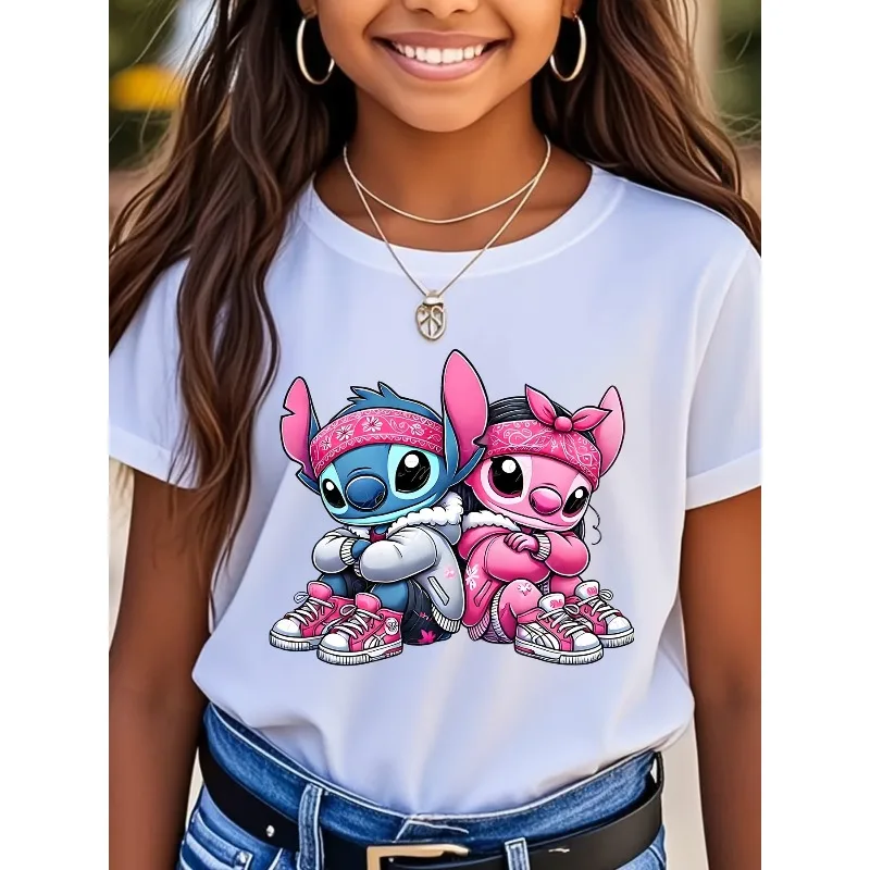 Новинка 2025 года, милая футболка Disney Lilo and Stitch с изображением ангела и Стич, обнимающая грудь, футболка для пары с изображением ангела, повседневная хлопковая футболка
Новинка 2025 года, милая футболка Disney Lilo and Stitch с изображением ангела и Стич, обнимающая грудь, футболка для пары с изображением ангела, повседневная хлопковая футболка