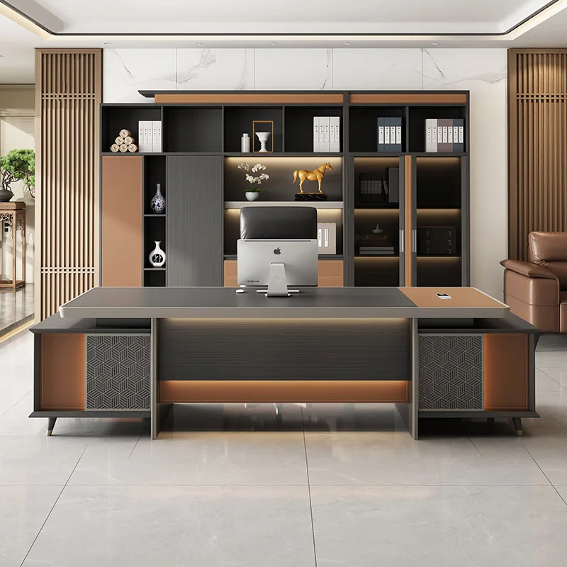 Современный стол руководителя класса люкс, высококачественный комплект стола и стульев в стиле легкой роскоши.
Современный стол руководителя класса люкс, высококачественный комплект стола и стульев в стиле легкой роскоши.