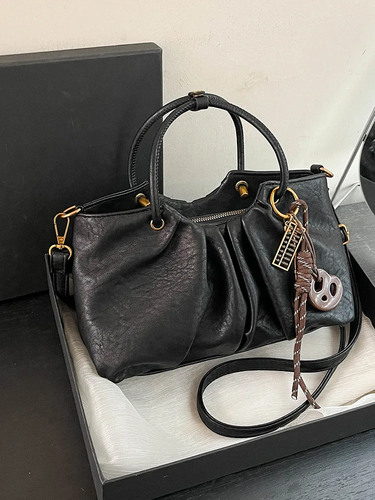 Retro Pleated Cloud Bag Handheld Casual Versatile Niche Shoulder Bag 2025 New Fashion Large Capacity Crossbody Bag
Retro Pleated Cloud Bag Handheld Casual Versatile Niche Shoulder Bag 2025 New Fashion Large Capacity Crossbody Bag