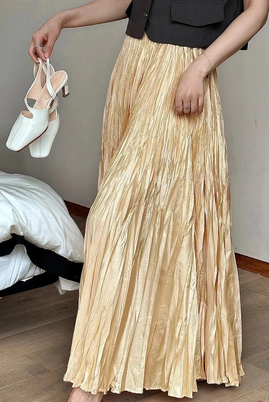 Miyake Pleated Solid Color Half Skirt 2025 Summer New Hand Pleated Large Swing Cardigan Casual Half Skirt
Miyake Pleated Solid Color Half Skirt 2025 Summer New Hand Pleated Large Swing Cardigan Casual Half Skirt