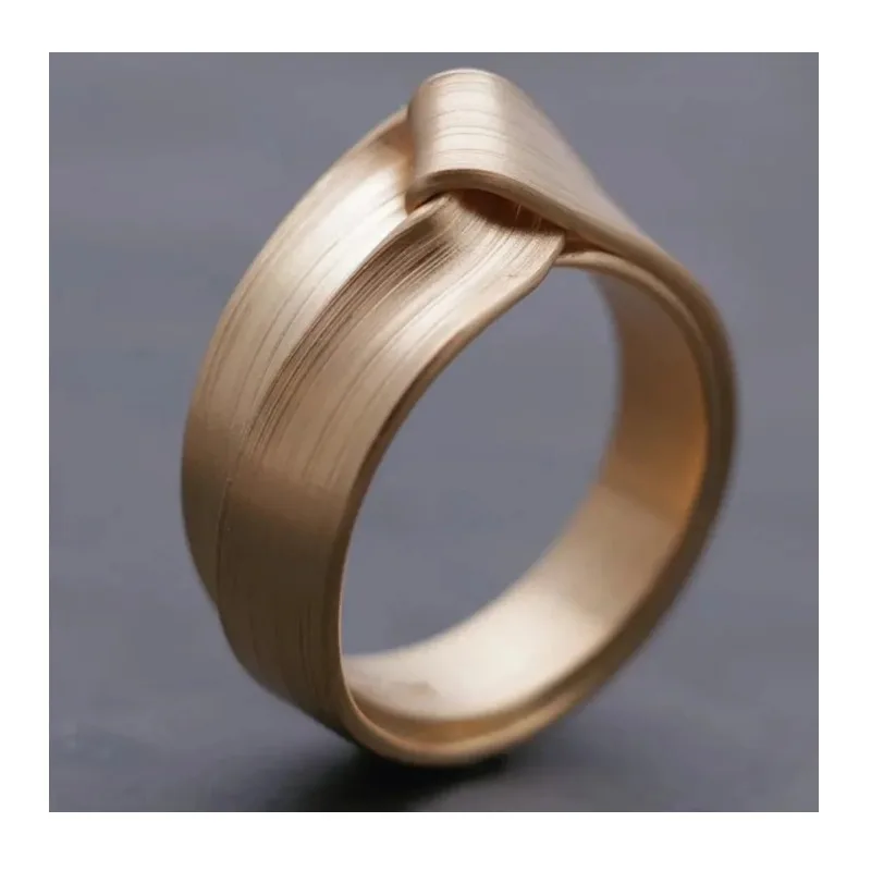 Yellow Gold Ribbon Ring Female Niche Design Handmade Minimalist Style Line Sense Mobius Wedding Banquet Ring
Yellow Gold Ribbon Ring Female Niche Design Handmade Minimalist Style Line Sense Mobius Wedding Banquet Ring