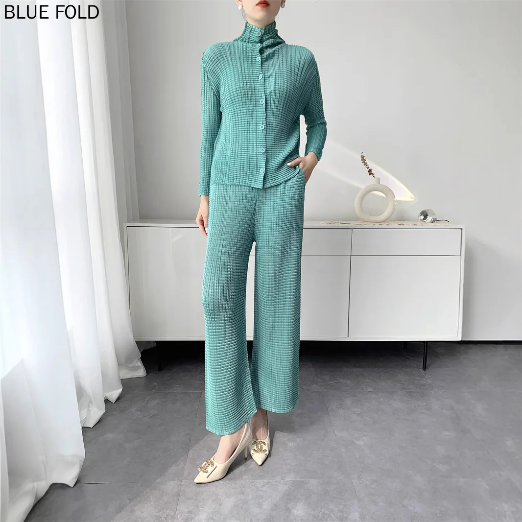 Miyake High-end Pleated Suit Women 2025 Spring New Top + Pants Temperament Comfortable Casual Two Piece Set for Women
Miyake High-end Pleated Suit Women 2025 Spring New Top + Pants Temperament Comfortable Casual Two Piece Set for Women